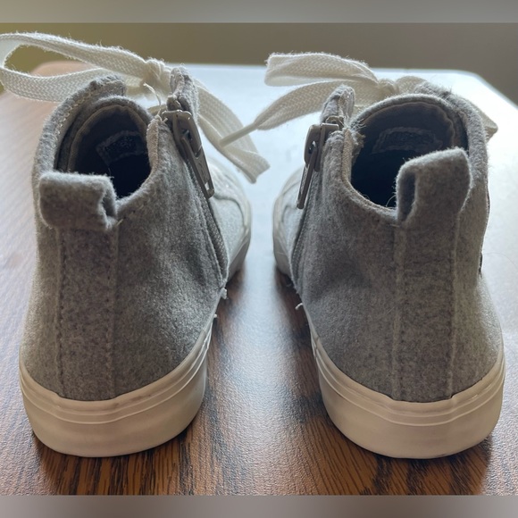 Minnie Mouse GAP  Sneakers. - Picture 5 of 7